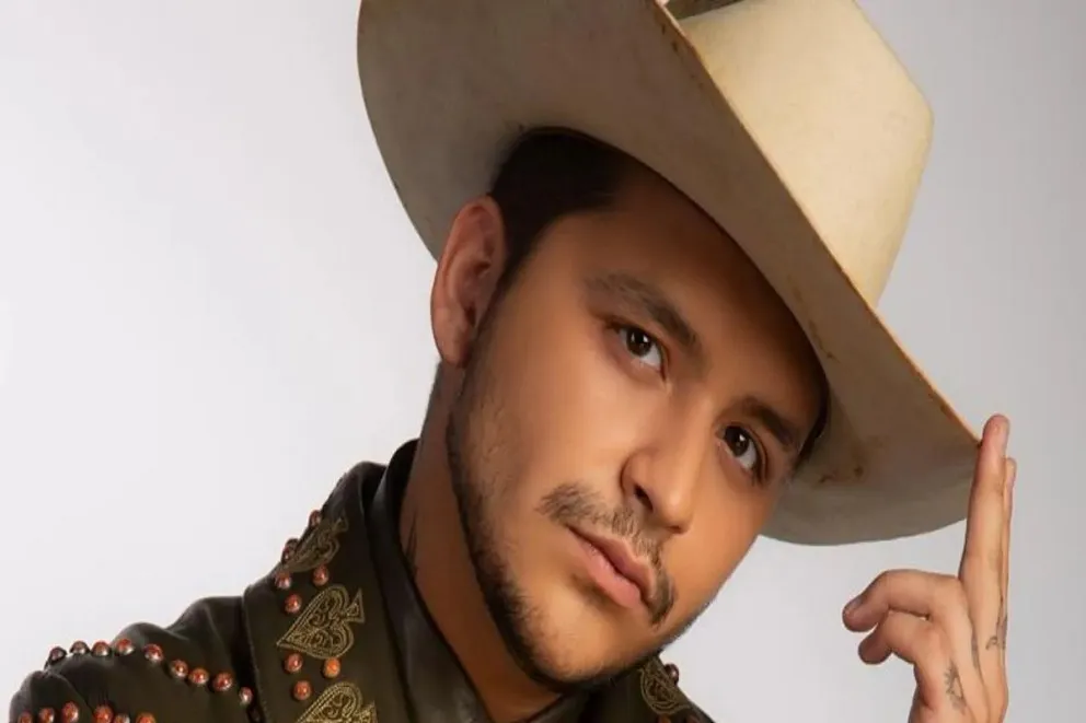 Destapan cuál es la enfermedad que llevó a Christian Nodal al hospital