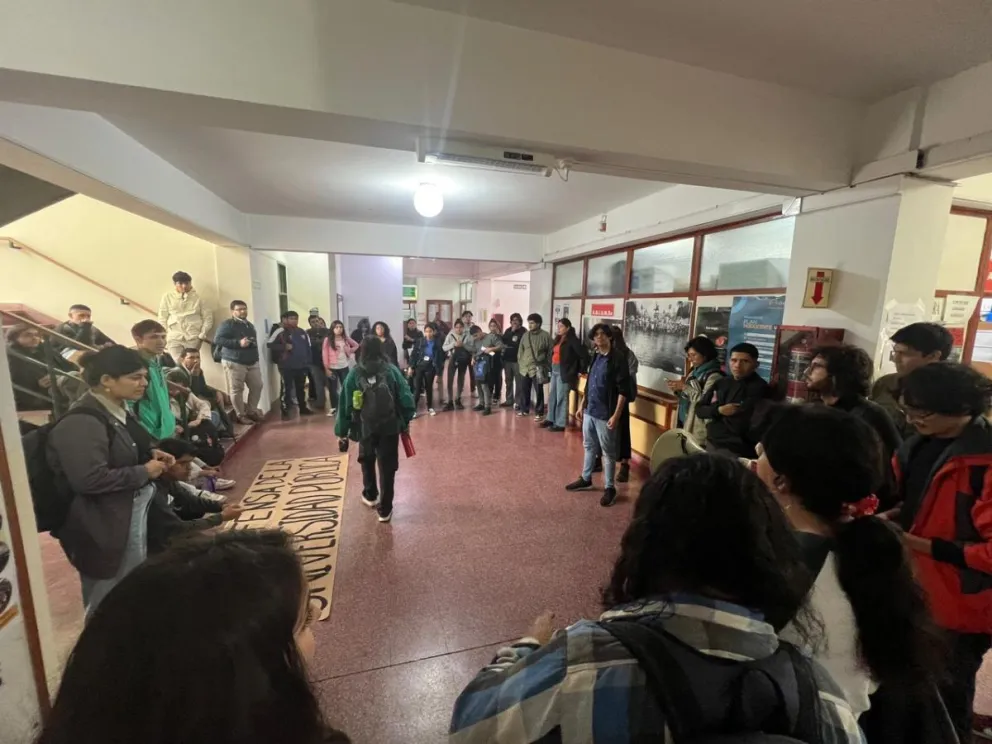 Financiamiento Universitario: tras el aval de Diputados al veto presidencial, tomaron el rectorado de la UNSa