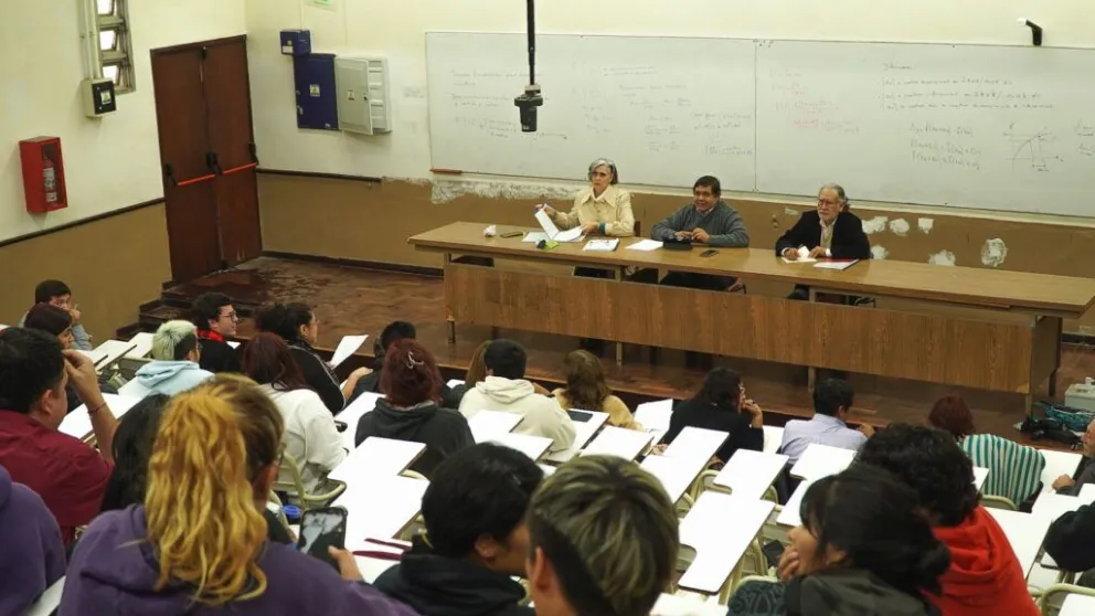 Advierten sobre una fuerte caída en las inscripciones en la UNSa para el 2025