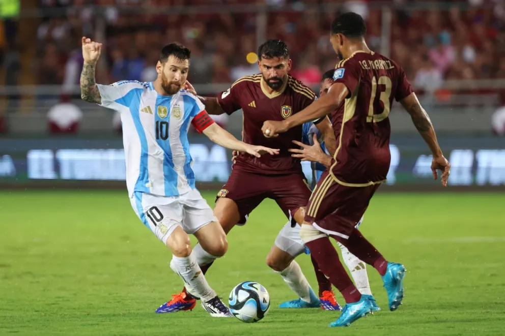 En un partido pasado por agua, la Selección Argentina empató 1 a 1 contra Venezuela