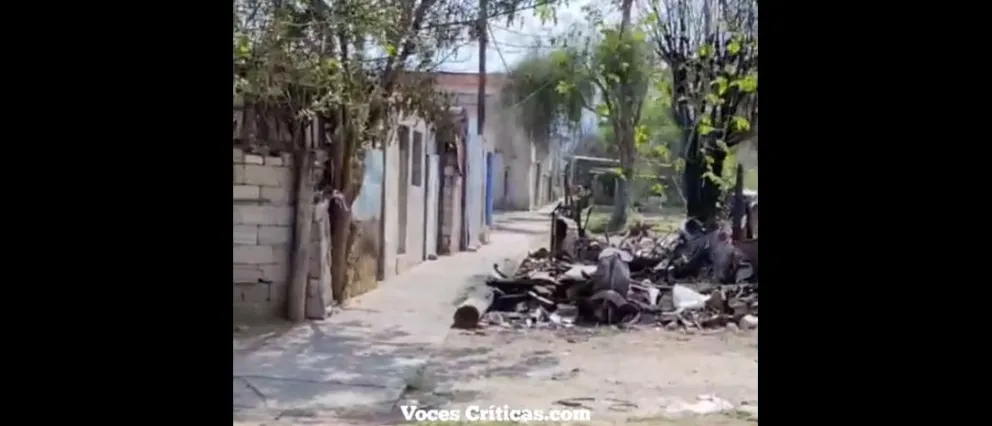 Incendio provocado en barrio Castañares: vecinos habrían prendido fuego la casa de un abusador