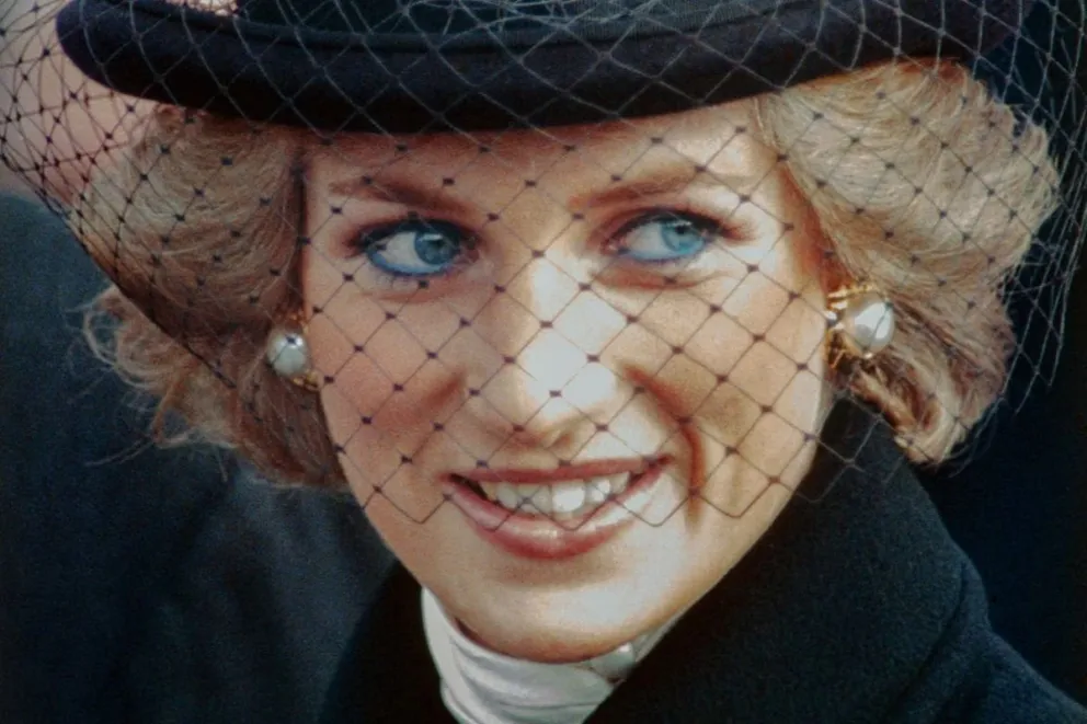 El legado de estilo de la Princesa Diana: el truco de los vestidos drapeados