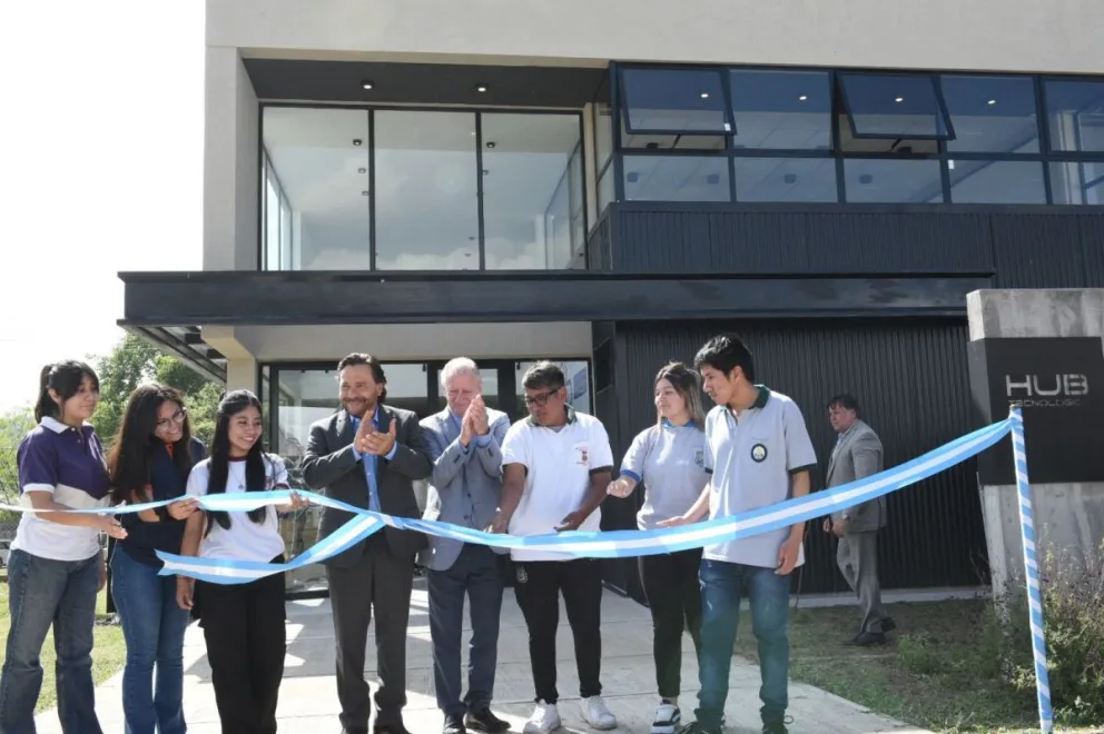 Gustavo Sáenz inauguró el Hub Tecnológico en Vaqueros: "Estamos sembrando un futuro lleno de oportunidades"