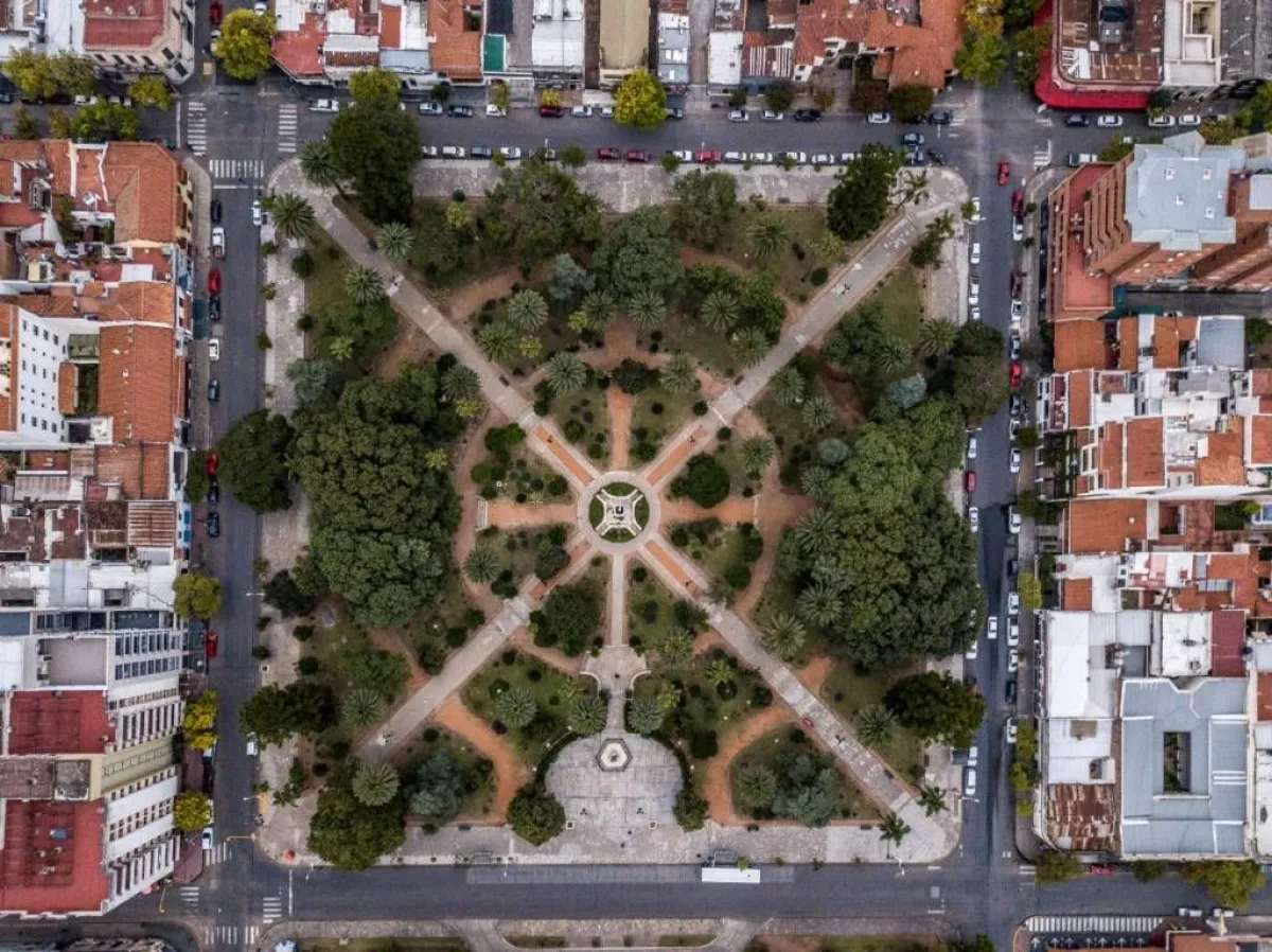 Plaza G&uuml;emes