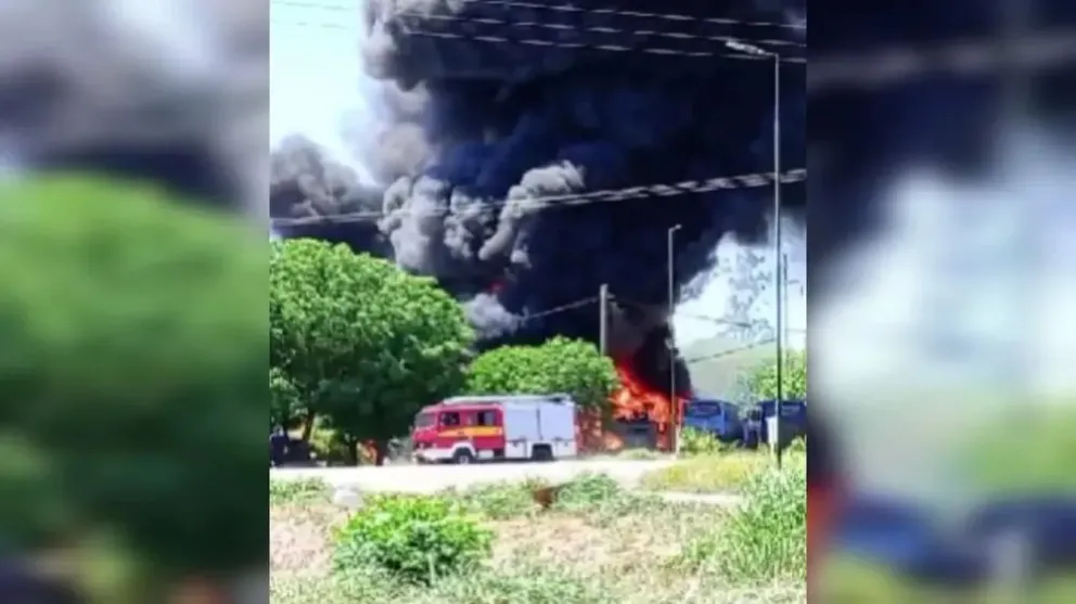 El comunicado de la Veloz del Norte tras el incendio de catorce colectivos en un depósito