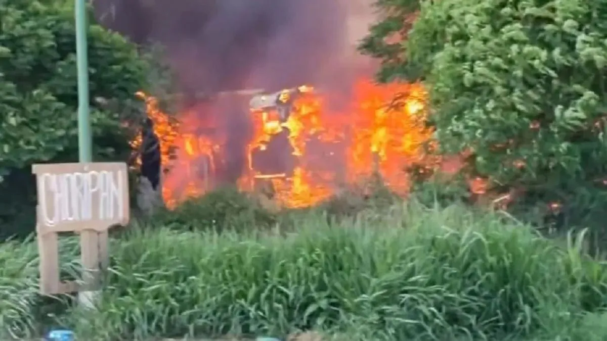 Incendio de catorce colectivos 