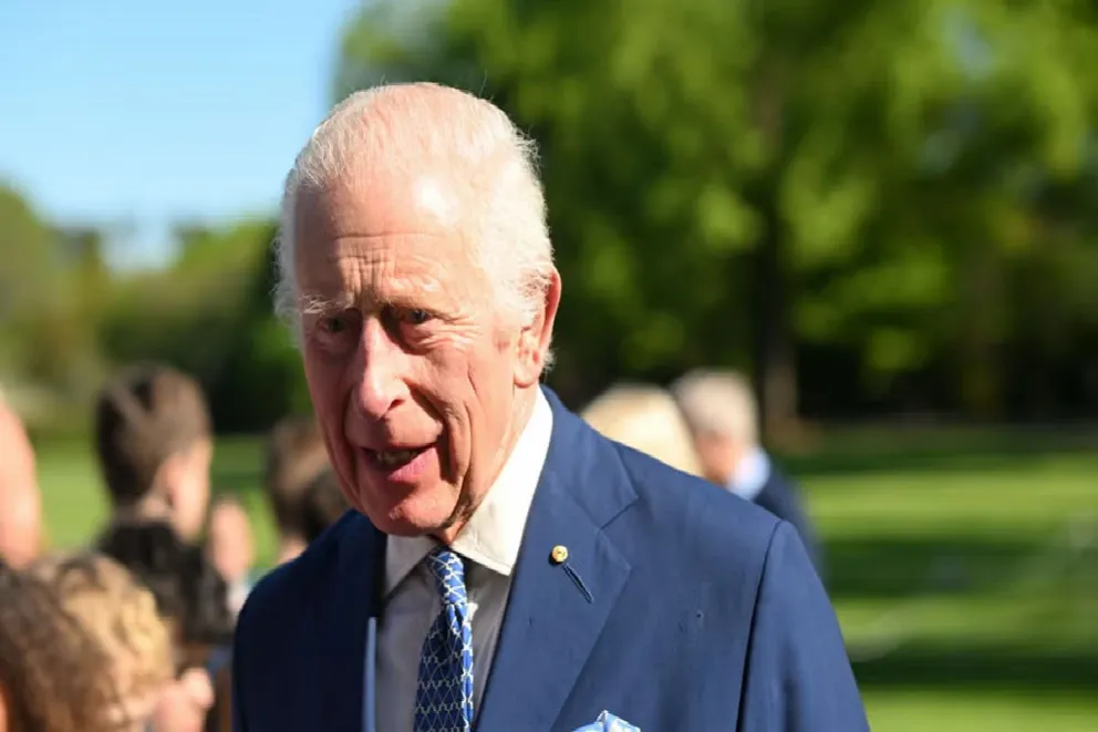 Rey Carlos agradece muestras de apoyo tras incidente en el Palacio de Buckingham