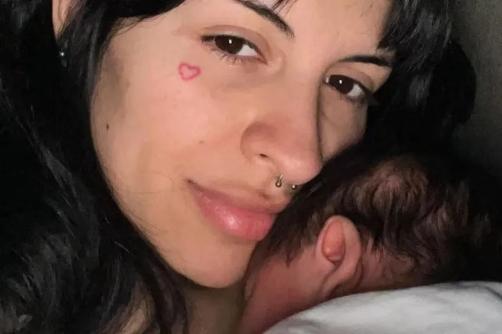 Cazzu relata el momento aterrador que vivió durante su parto: sentí morirme