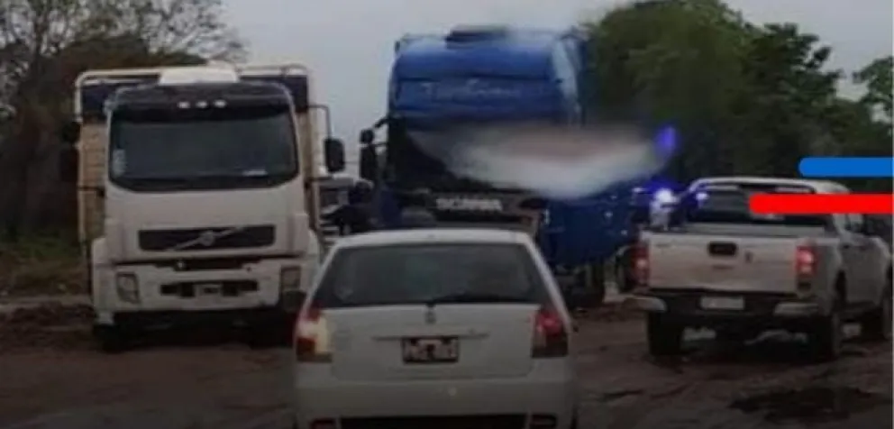 Temporal en Salta: un camión se atascó en Ruta Nacional 34 y hay caos vehicular