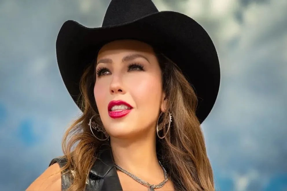 Thalía genera controversia en el entierro de su hermana Ernestina Sodi por inapropiado gesto