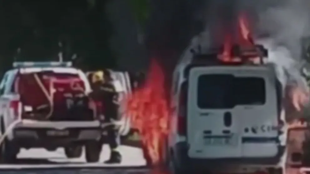 Feroz incendio de una camioneta en Metán: había personas adentro