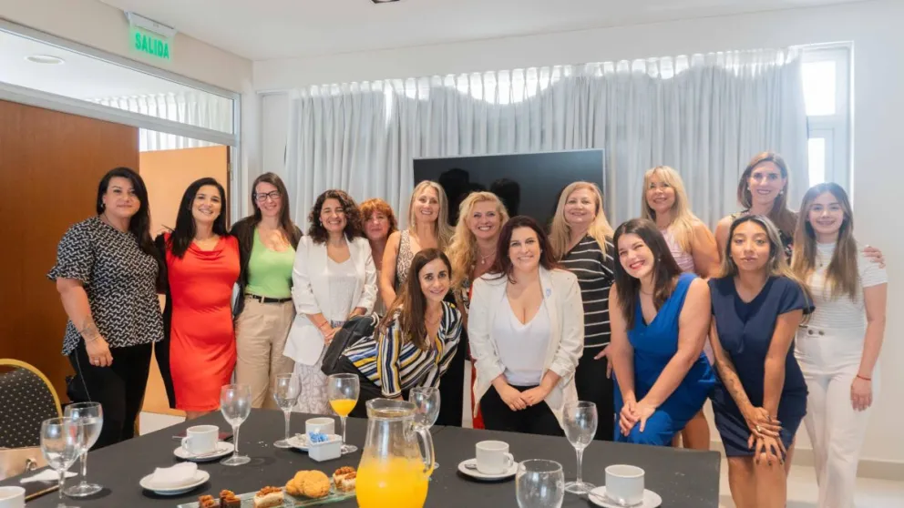 Mónica Juárez llevó a cabo un encuentro de mujeres que inspiran y ayudan a la comunidad
