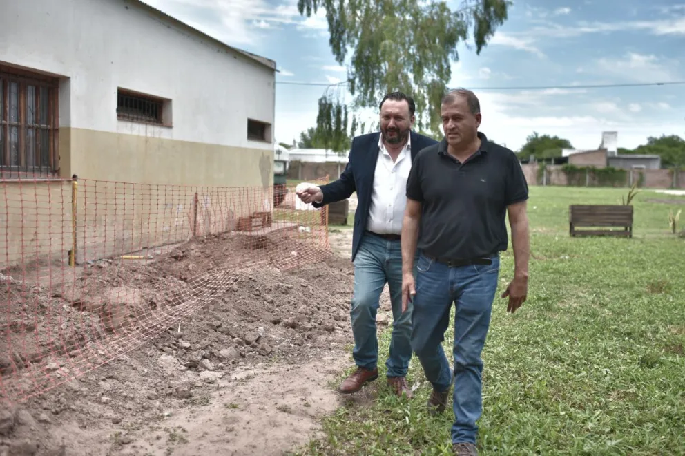 Con el aporte del Gobierno Provincial, más escuelas del interior se conectan a la red de gas natural
