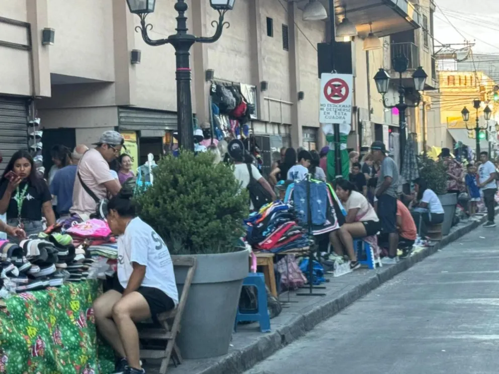 A casi diez días de la tragedia: el caos y la incertidumbre rodea a los puesteros del Mercado San Miguel
