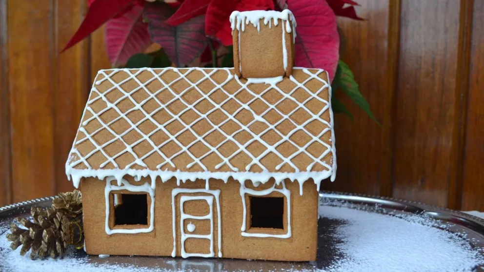 El increíble truco de decoración para brillar esta Navidad: una casita de galletas muy fácil y deliciosa