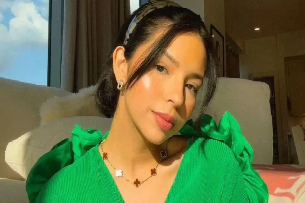 Ángela Aguilar y el significado conmovedor detrás de su tatuaje en los Latin Grammy 2024