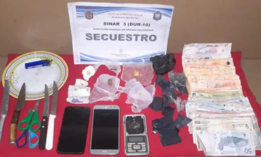 Dos dealers fueron atrapados infraganti: vendían droga en diversos puntos de la provincia