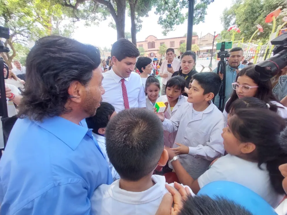 Gustavo Sáenz inauguró una plaza sensorial en Orán: "Son un lugar de encuentro de las familias, de los amigos, de los niños"
