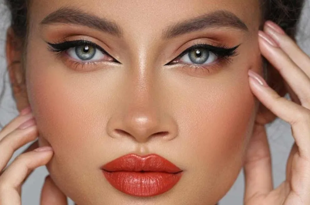maquillaje - delineado Cat Eye