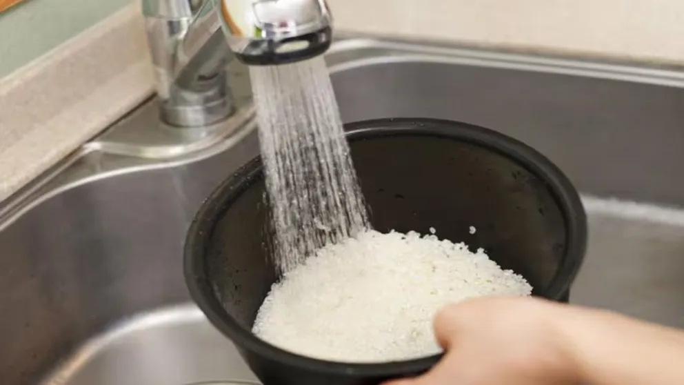 Descubrí la verdad detrás del mito de lavar o no lavar el arroz: cuándo es realmente necesario