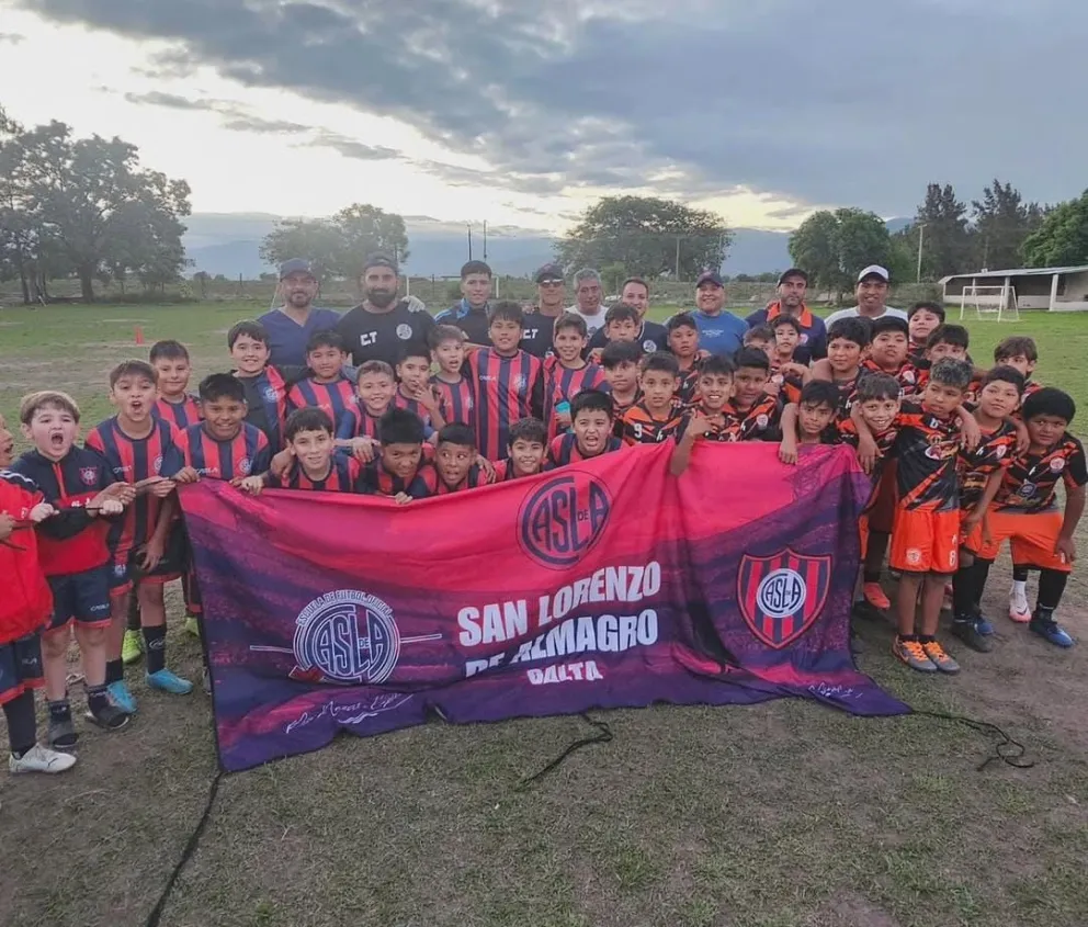 La escuela de fútbol de San Lorenzo llegó a Salta: cómo y dónde se puede anotar a los más pequeños