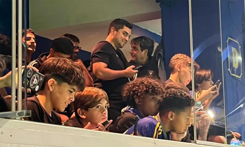 |VIDEO| Thiago Messi visitó la Bombonera y gritó eufórico el gol de Milton Giménez