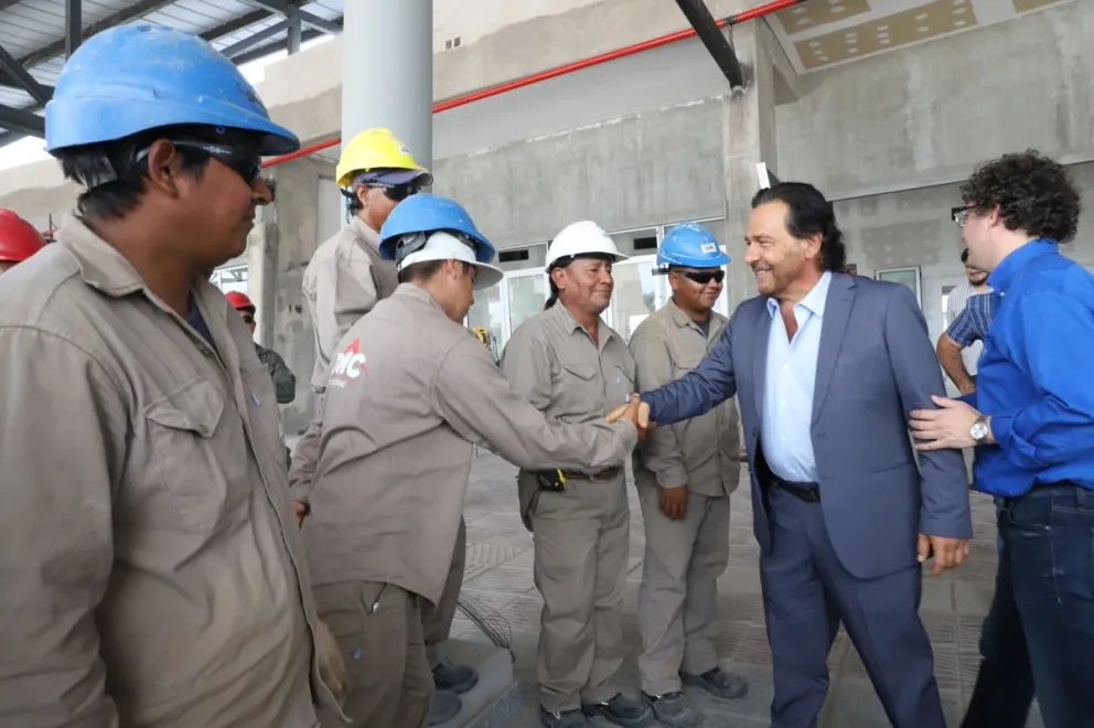 Gustavo Sáenz supervisó las obras en la nueva Terminal de Ómnibus de General Güemes