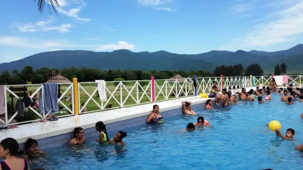 Temporada de verano: cuándo reabre la pileta del camping Alto Valle