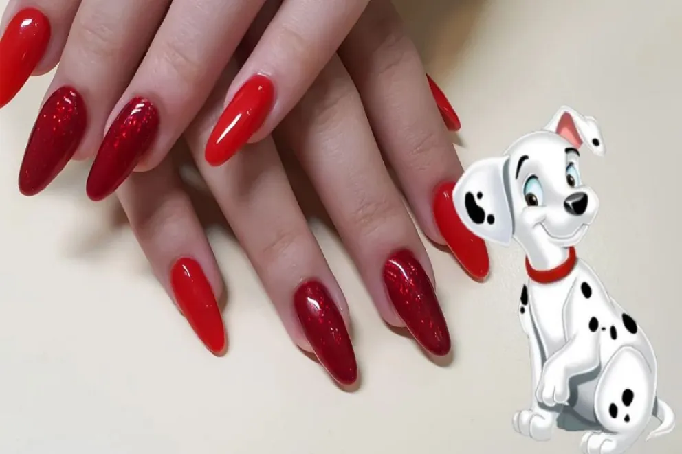 Tendencias Navideñas: diseños de uñas Dálmatas que encantarán en la Navidad 2024