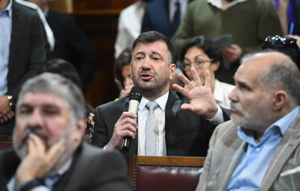 Dictaron prisión domiciliaria para Edgardo Kueider, el senador argentino agarrado en la frontera con 200 mil dólares