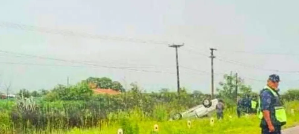 Terrible accidente en Rosario de Lerma: un automóvil volcó en plena ruta
