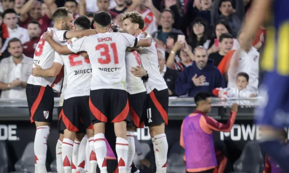 Lluvia de goles y luto en el Mâs Monumental: River pasó por encima al canalla