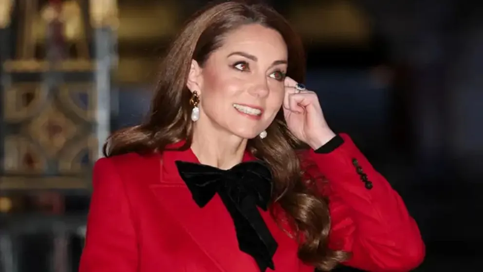 Junto a su familia: Kate Middleton deslumbró con su estilo sofisticado en el tradicional concierto de Navidad