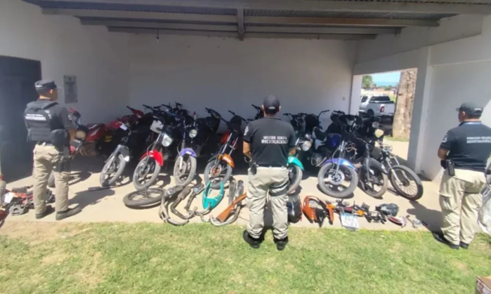 Megaoperativo de seguridad en Las Lajitas: secuestran 21 motos de jóvenes que corrían picadas y 8 quedaron detenidos