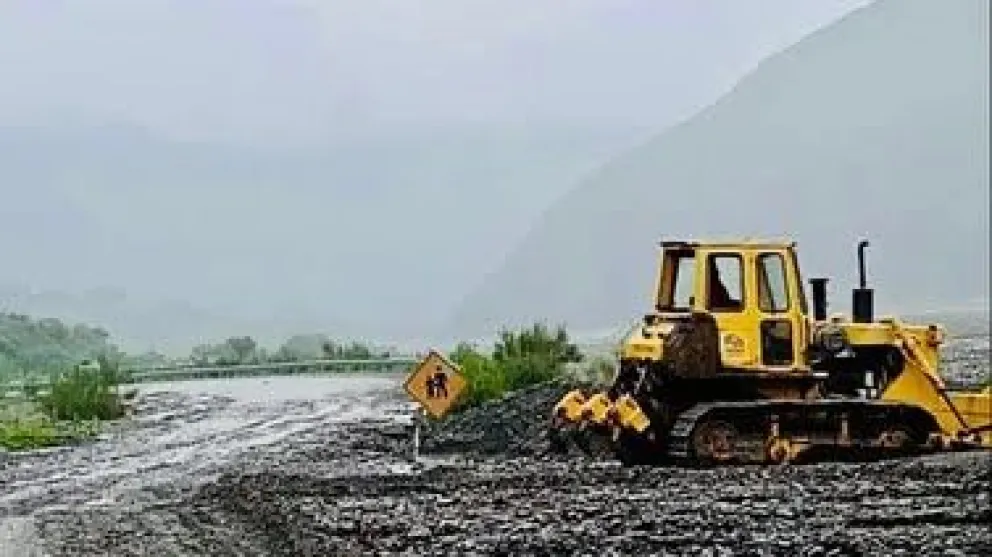 Consecuencias del temporal: un tramo de la Ruta Nacional 51 se encuentra totalmente intransitable