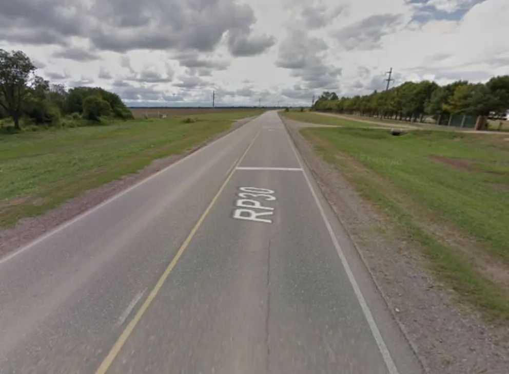 Terrible vuelco en Ruta Provincial N° 30: el automóvil terminó en la banquina