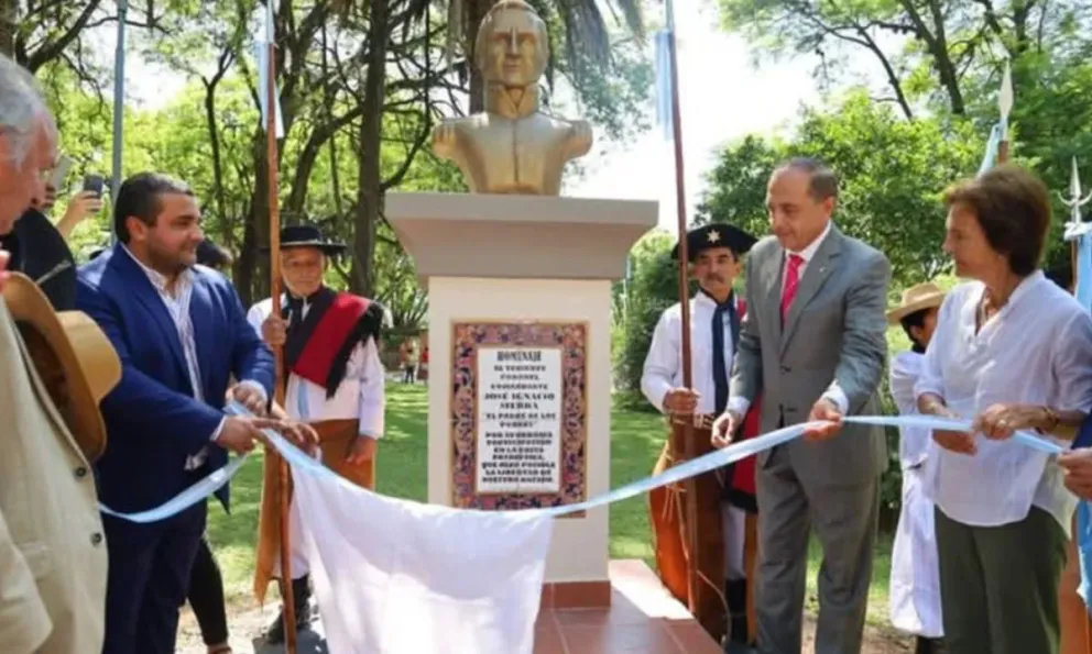 Resaltando la historia: inauguraron un busto en homenaje al capitán del General Güemes