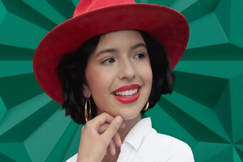 Ángela Aguilar y la confusión que generó un reportero en un evento: la reacción épica que se viralizó