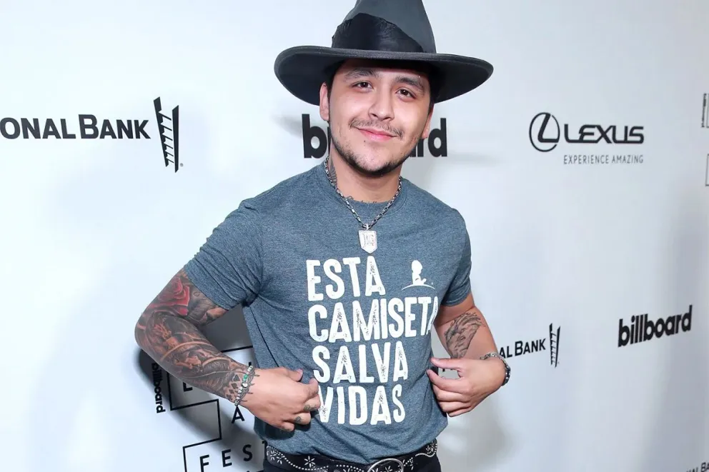 ¿Te imaginas a Christian Nodal como emo? así fue su divertido experimento