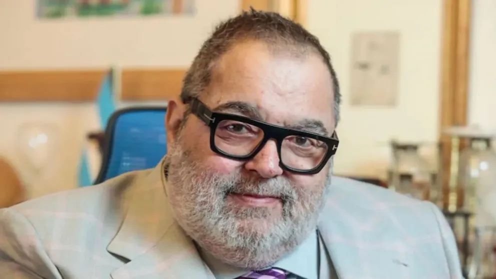 Así fue la despedida a Jorge Lanata en la Casa de la Cultura: una multitud se congregó en las afueras