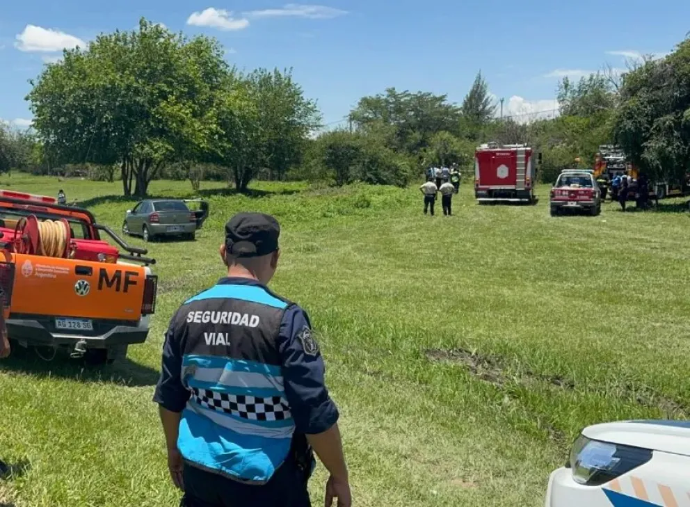 URGENTE: cayó una avioneta a metros del Aero Club de Salta