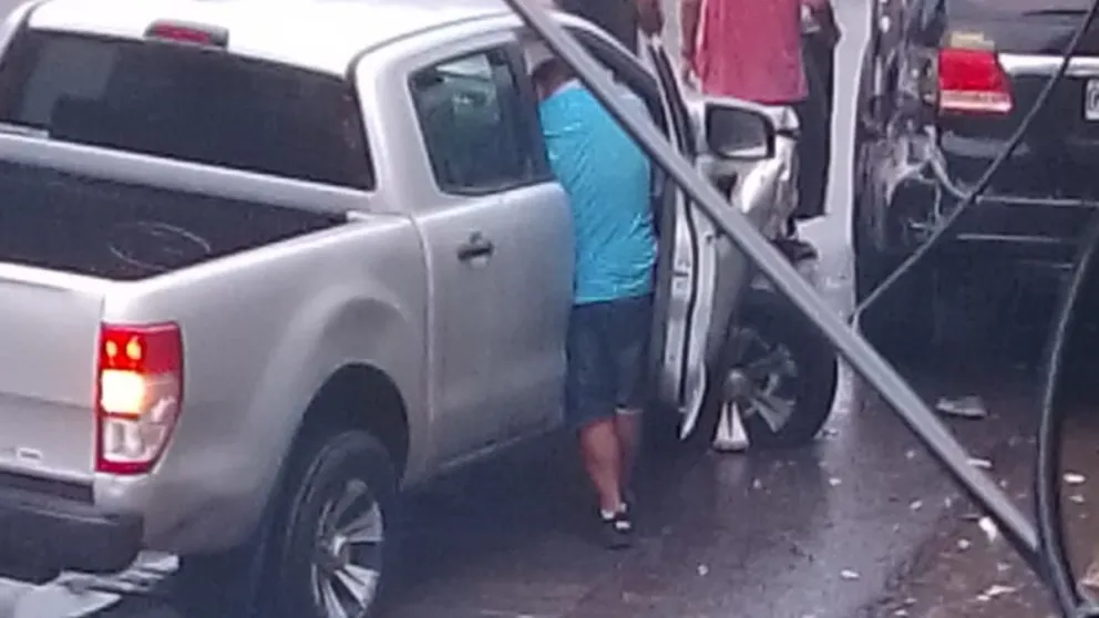 Terrible accidente en el centro salteño: dos vehículos colisionaron entre sí