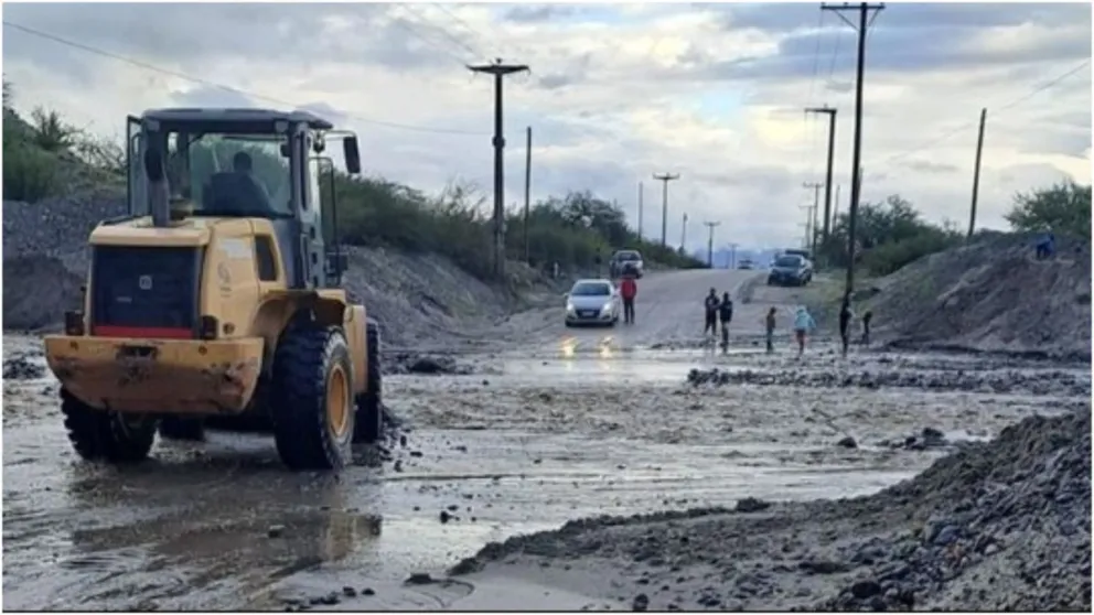 Temporal en Salta: varios tramos de la Ruta Nacional N° 40 están totalmente intransitables