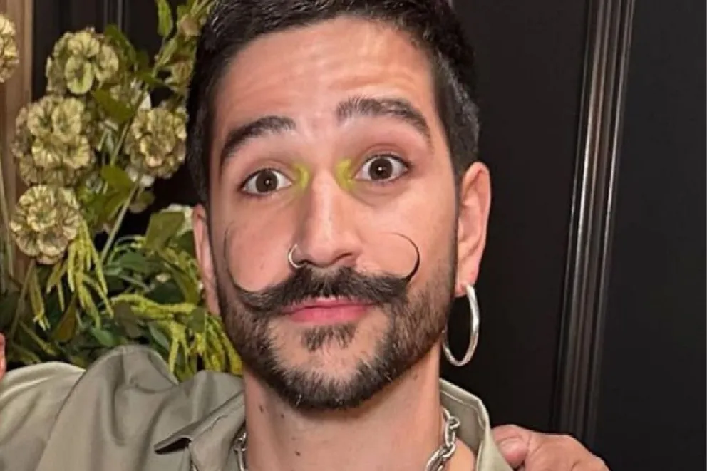 Camilo Echeverry y Yami Safdie: un dúo que encendió las redes por este detalle en los pies del cantante