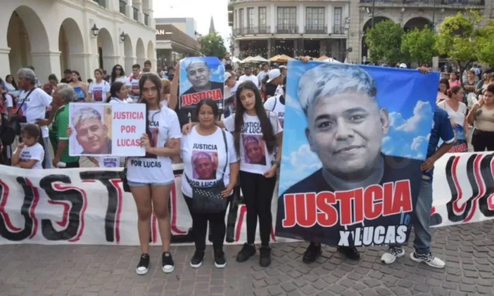 Muerte en el hospital Ragone: los familiares de Lucas Mercado realizaron una nueva marcha en busca de justicia