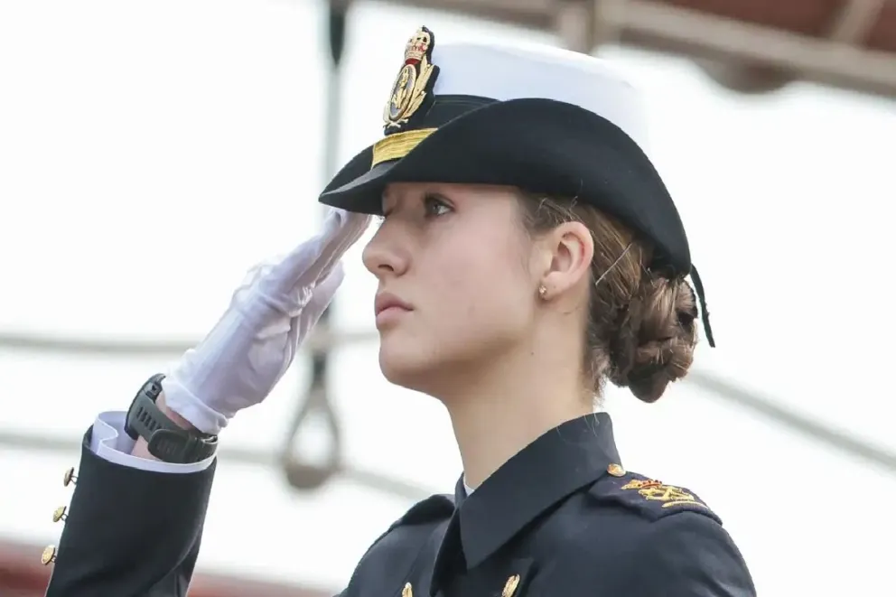 ¿Qué le sucede a la princesa Leonor? La enfermedad que la afecta y complicaría su viaje en el buque escuela