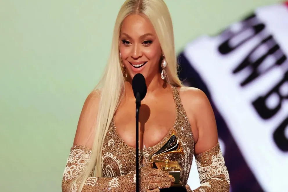 Se le abrió el brassier: así fue el incómodo momento que vivió Beyoncé en los Grammy 