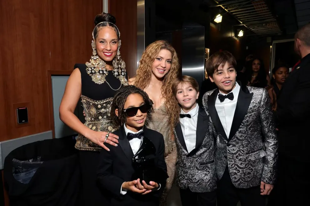 Milan, hijo de Shakira, genera polémica por su look en los Grammy