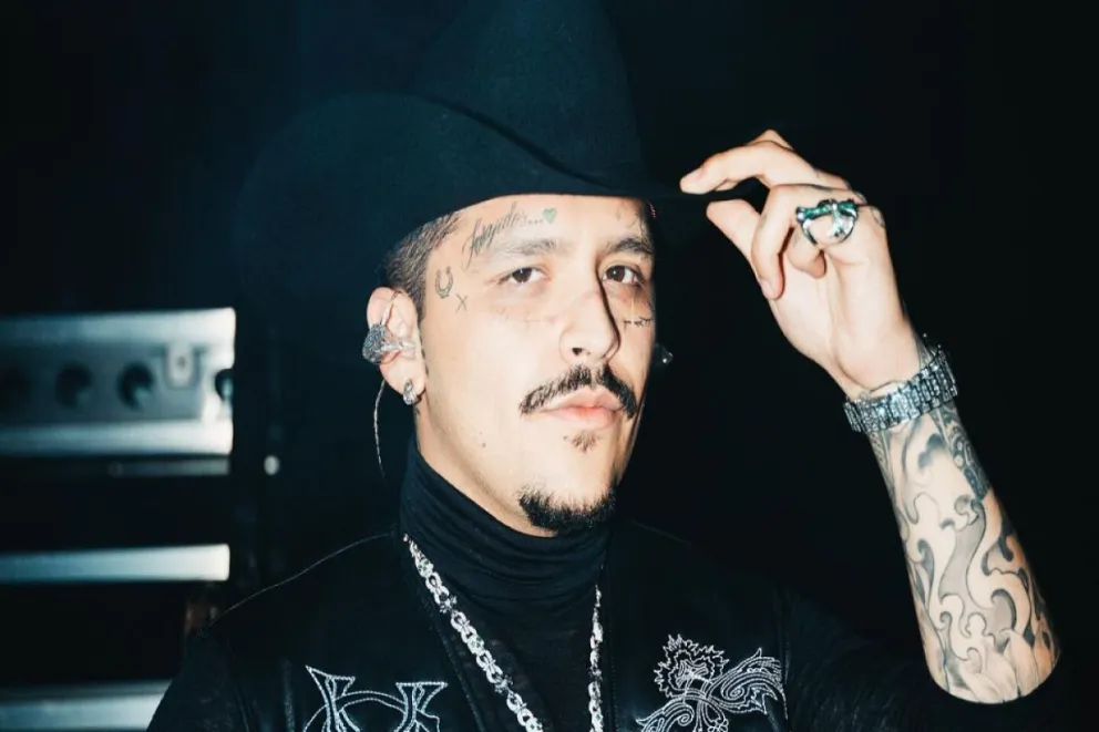 Christian Nodal sorprende a todos por su comportamiento en pleno concierto
