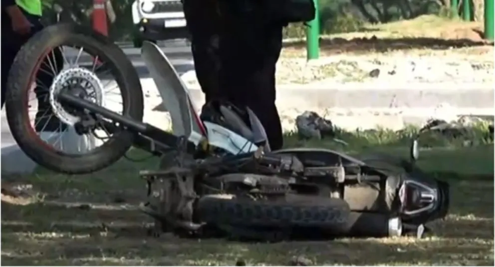Una motociclista resultó herida a causa de un fuerte accidente en el acceso a El Tipal